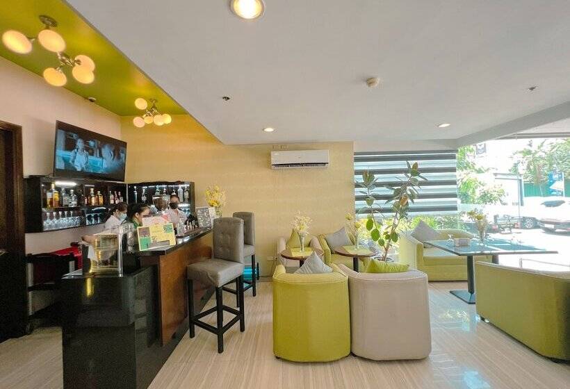 Отель 88 Courtyard