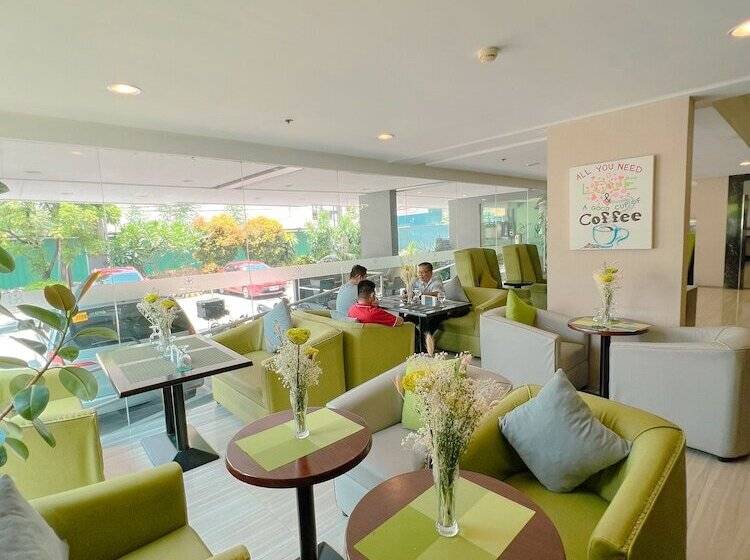 Отель 88 Courtyard