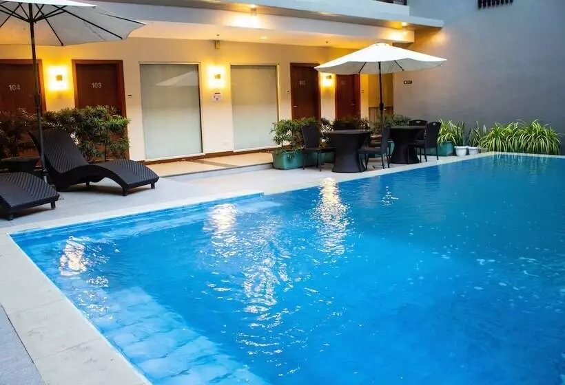 Отель 88 Courtyard