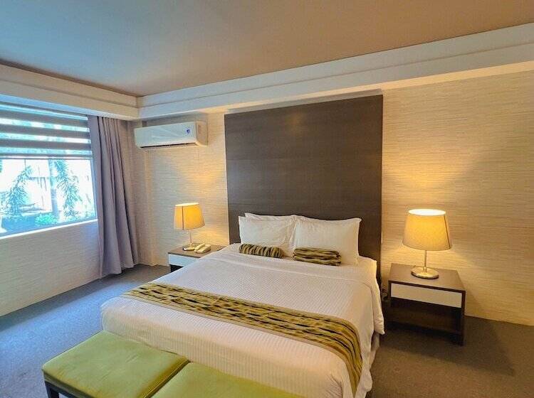 Отель 88 Courtyard