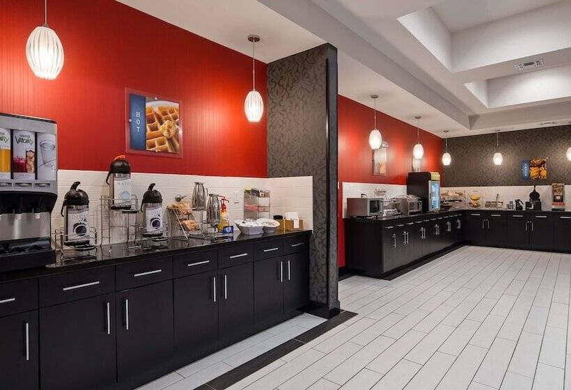 בית מלון כפרי Best Western Plus Laredo Inn & Suites