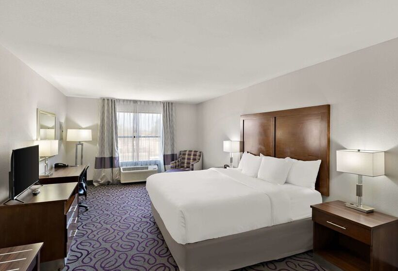 فندق Comfort Inn & Suites