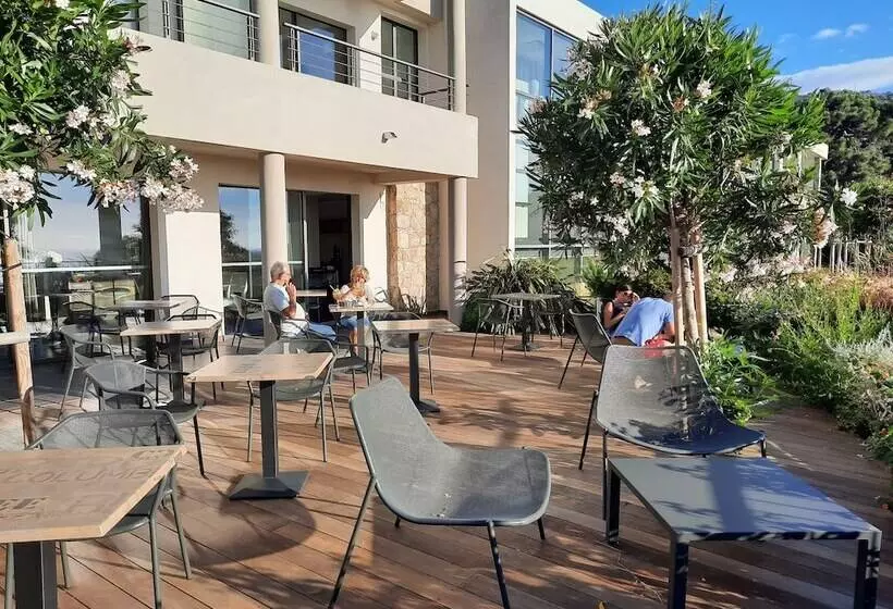 בית מלון כפרי Davia