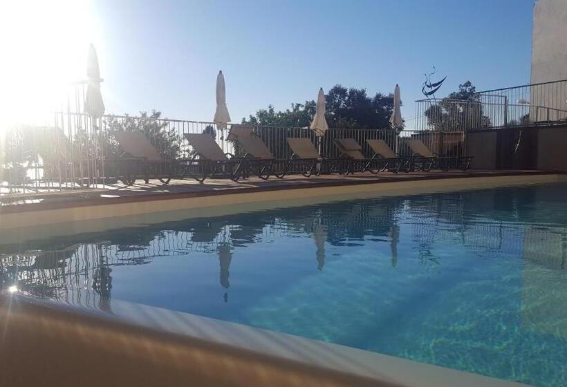 בית מלון כפרי Davia