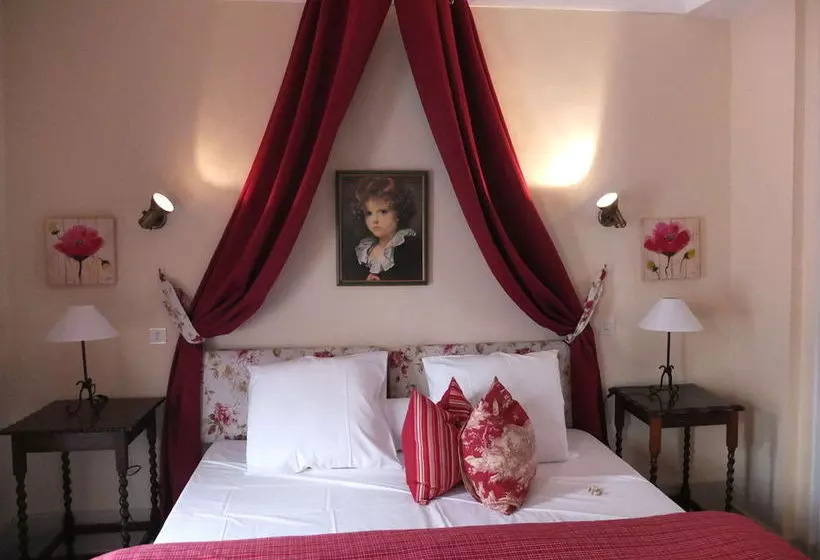 هتل A Chablis La Maison D Alienor, Chambres D Hôtes