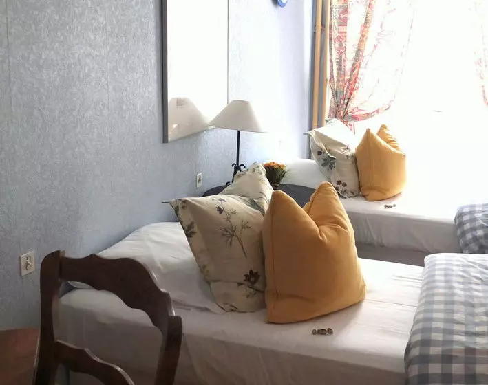 هتل A Chablis La Maison D Alienor, Chambres D Hôtes