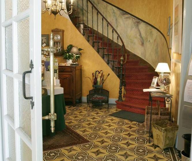 Hotel A Chablis La Maison D Alienor, Chambres D Hôtes