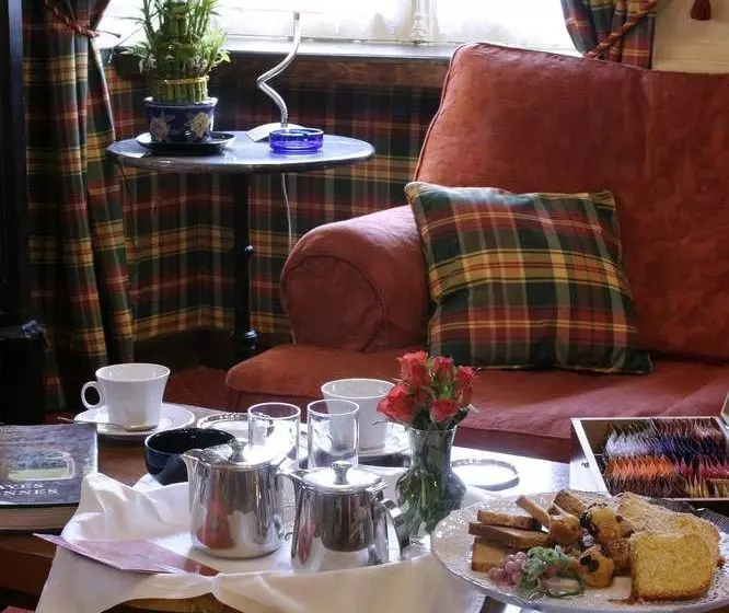 هتل A Chablis La Maison D Alienor, Chambres D Hôtes