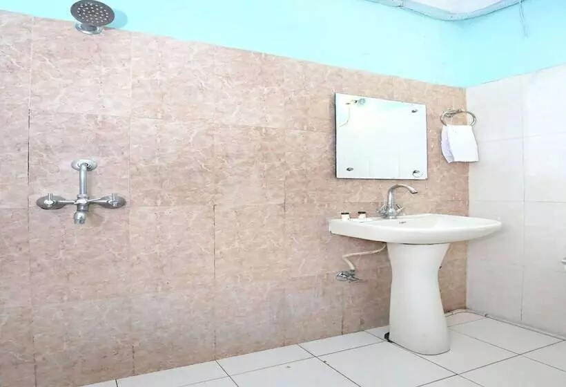 Отель Oyo Rooms Shastri Market Jalandhar