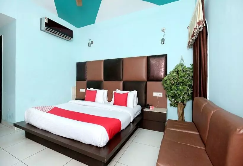 Отель Oyo Rooms Shastri Market Jalandhar