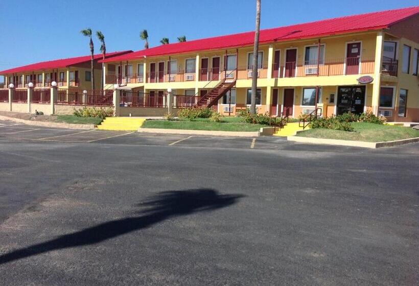 מוטל Deluxe Inn Airport