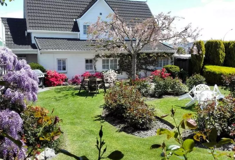 Motel Phoenix Thermal Resort Taupo