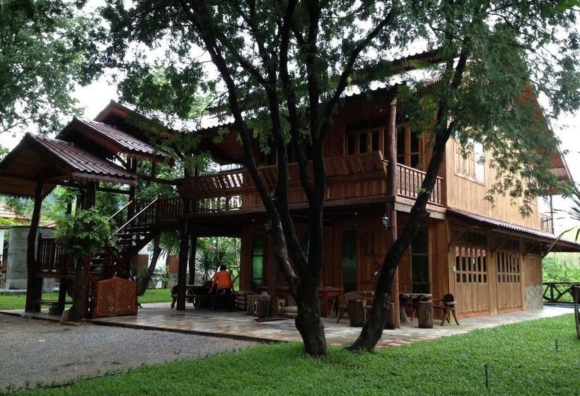 펜션 Tamarind Home Resort Kanchanaburi