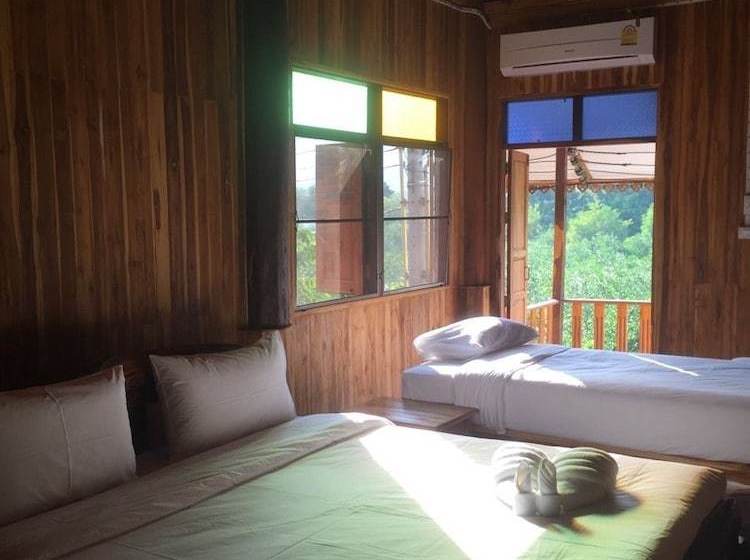 펜션 Tamarind Home Resort Kanchanaburi