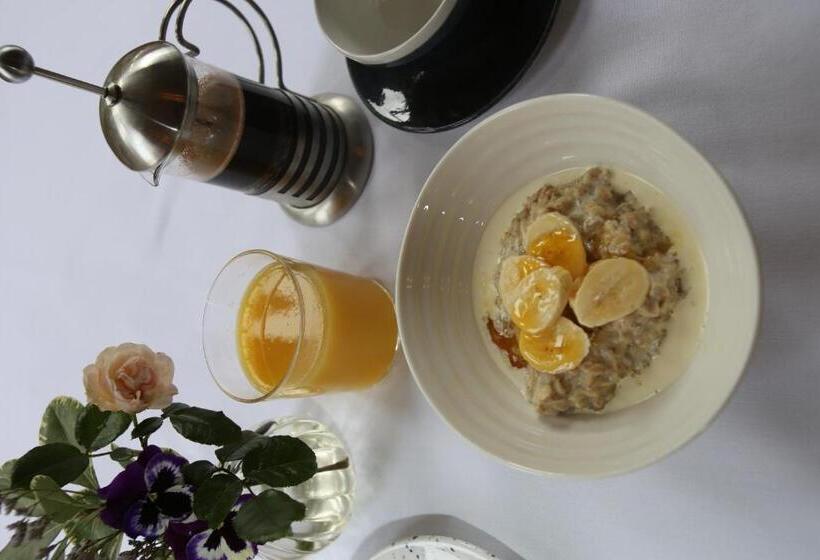 Пансион The Waves