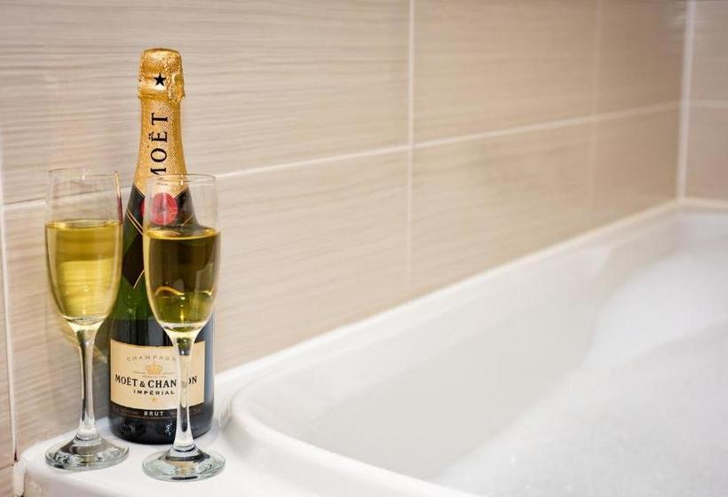 Waterview Deluxe Apartments