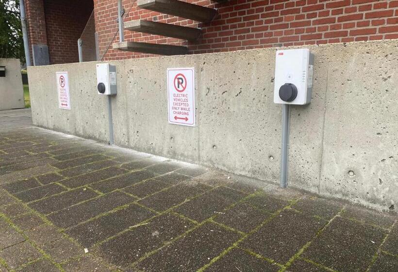 فندق صغير Family Rooms With Ensuite Bathrooms