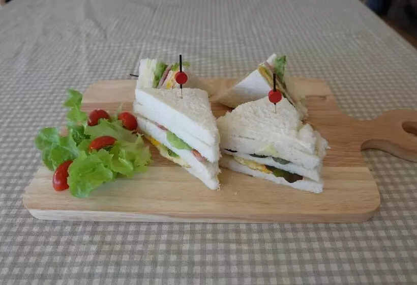 The Grace House Chiangmai   Hostel