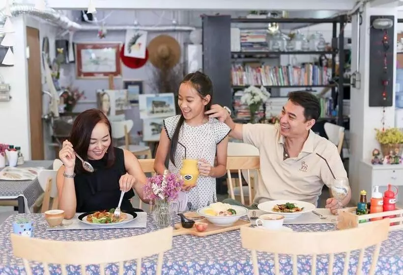 The Grace House Chiangmai   Hostel