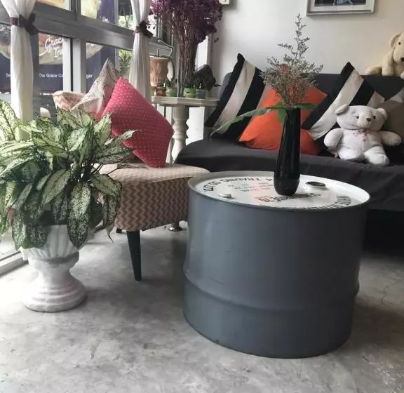 The Grace House Chiangmai   Hostel