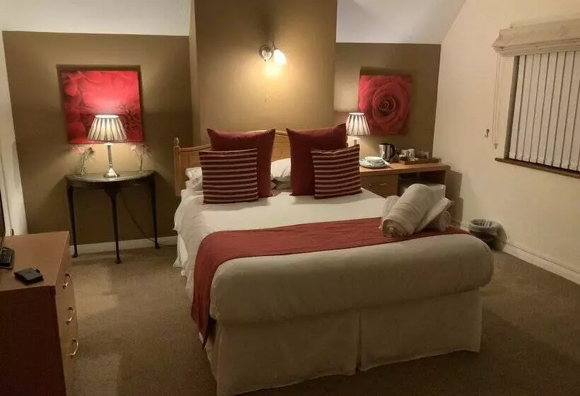 تختخواب و صبحانه The Bridge Guest House