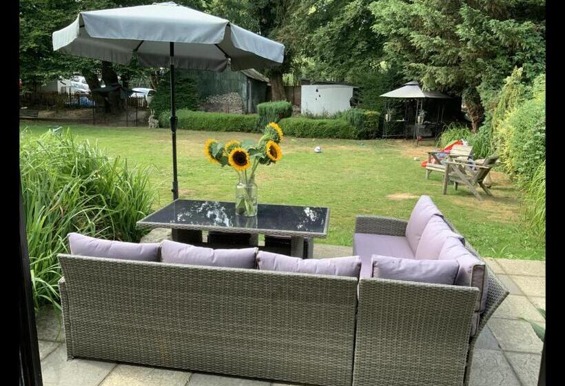 مبيت وإفطار The Bridge Guest House