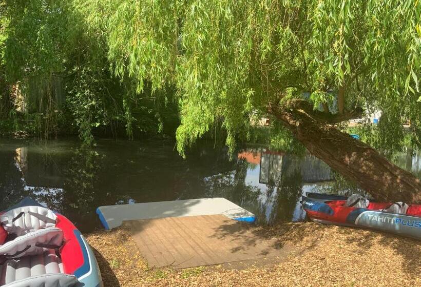 مبيت وإفطار The Bridge Guest House