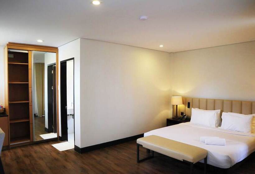 Dolores Tropicana Resort