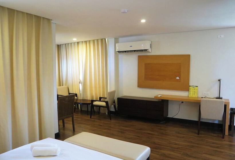 Dolores Tropicana Resort