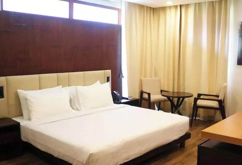 Dolores Tropicana Resort