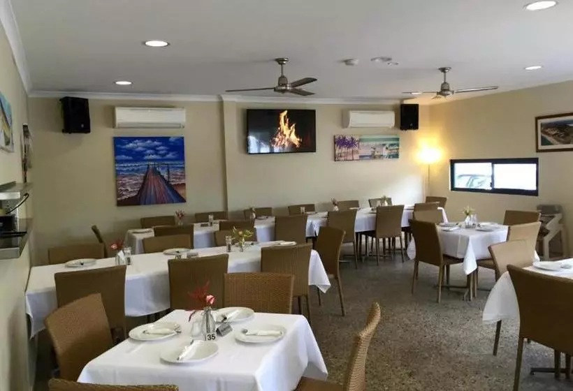 Footprints Preston Beach