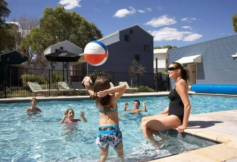 Footprints Preston Beach