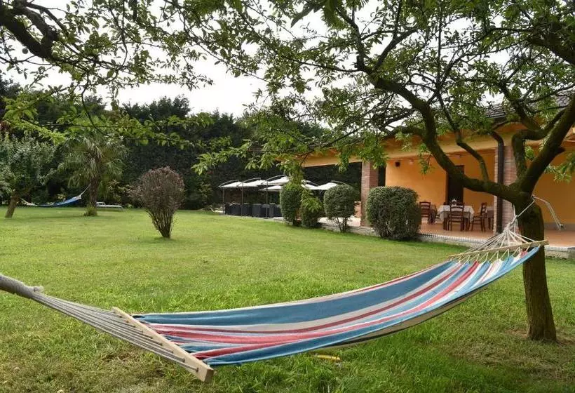 ホテル Agriturismo La Camilla