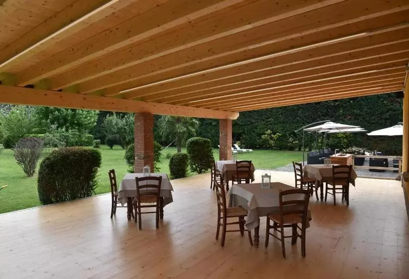 ホテル Agriturismo La Camilla