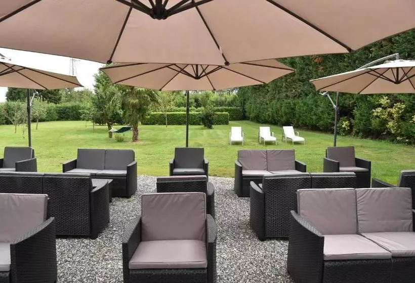 ホテル Agriturismo La Camilla