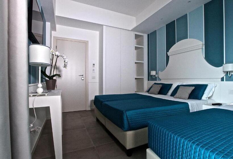 בית מלון כפרי Ambassador