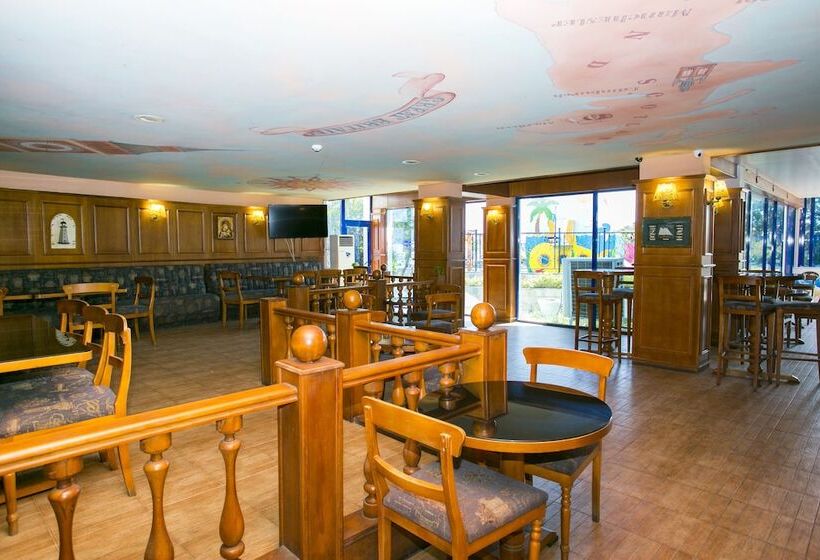 هتل Chaika Beach Resort