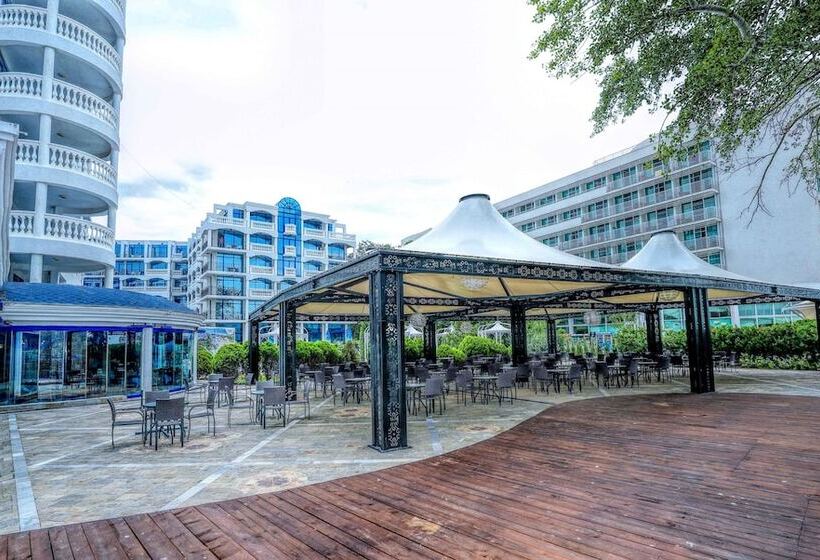 هتل Chaika Beach Resort