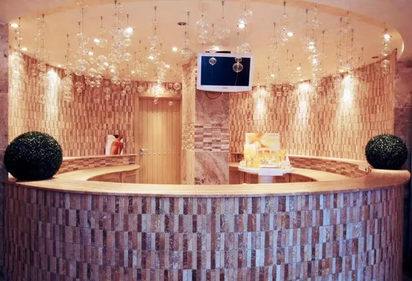 Отель Chaika Beach Resort