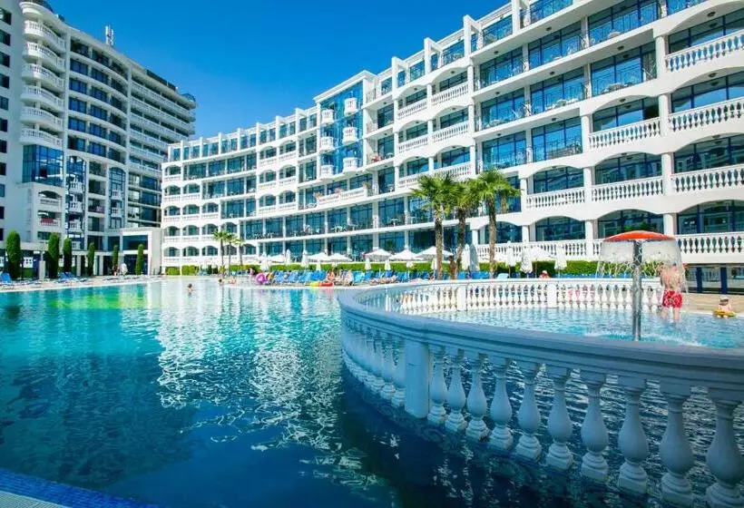 Отель Chaika Beach Resort