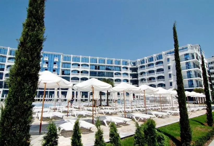 Отель Chaika Beach Resort