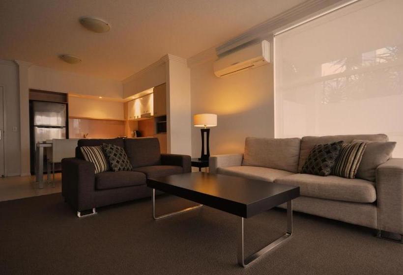 Отель Chancellor Lakeside