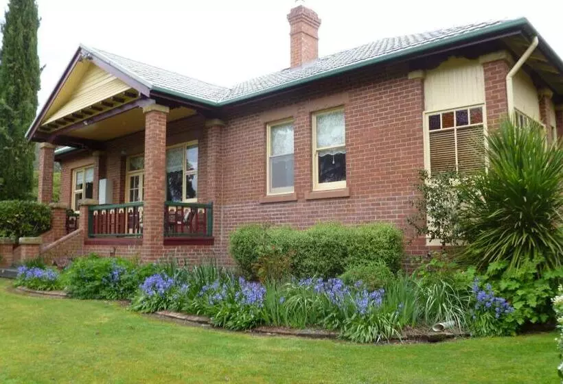 Отель Donalea Bed And Breakfast & Riverview Apartment