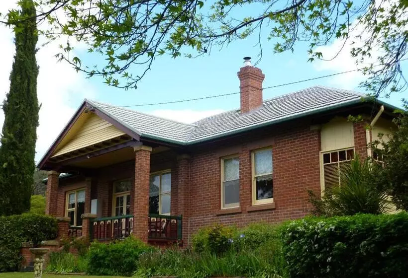 Отель Donalea Bed And Breakfast & Riverview Apartment