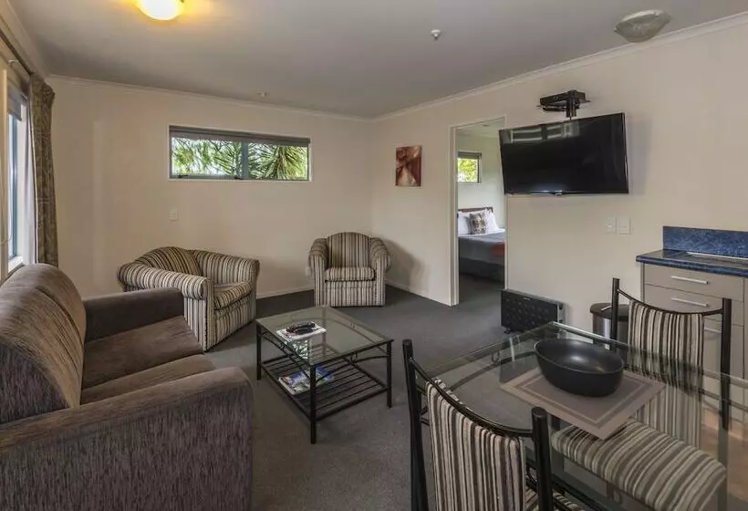 בית מלון כפרי Gateway Motor Inn