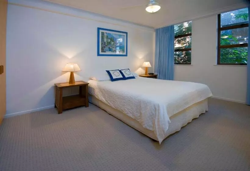 Отель Headland Tropicana Resort