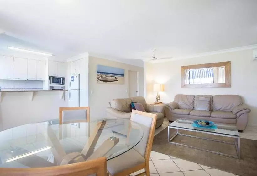 Отель Headland Tropicana Resort