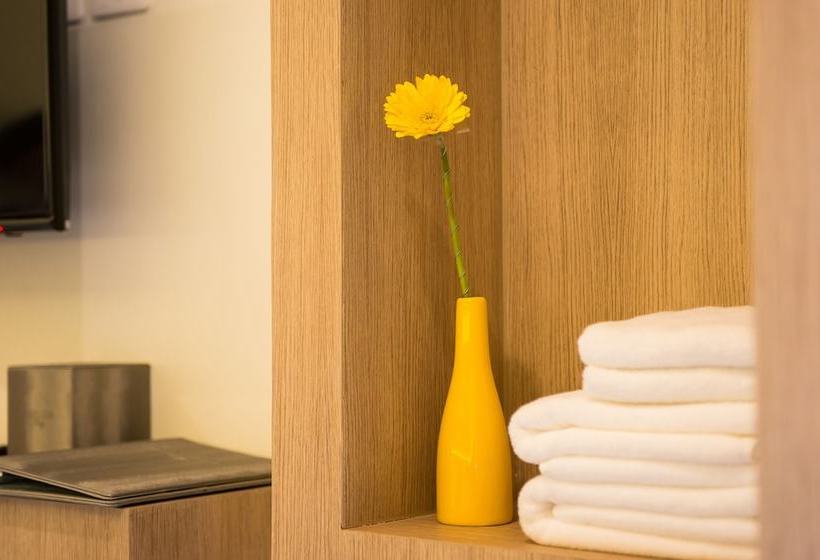 Hotel Ivory Villa City