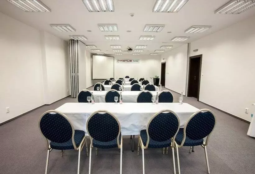 هتل Magnus Trenčín