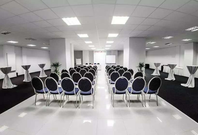 هتل Magnus Trenčín